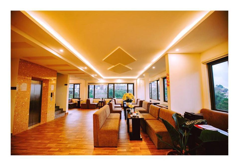 Van Tien Tv Hotel Da Lat- Ttn Hotel エクステリア 写真